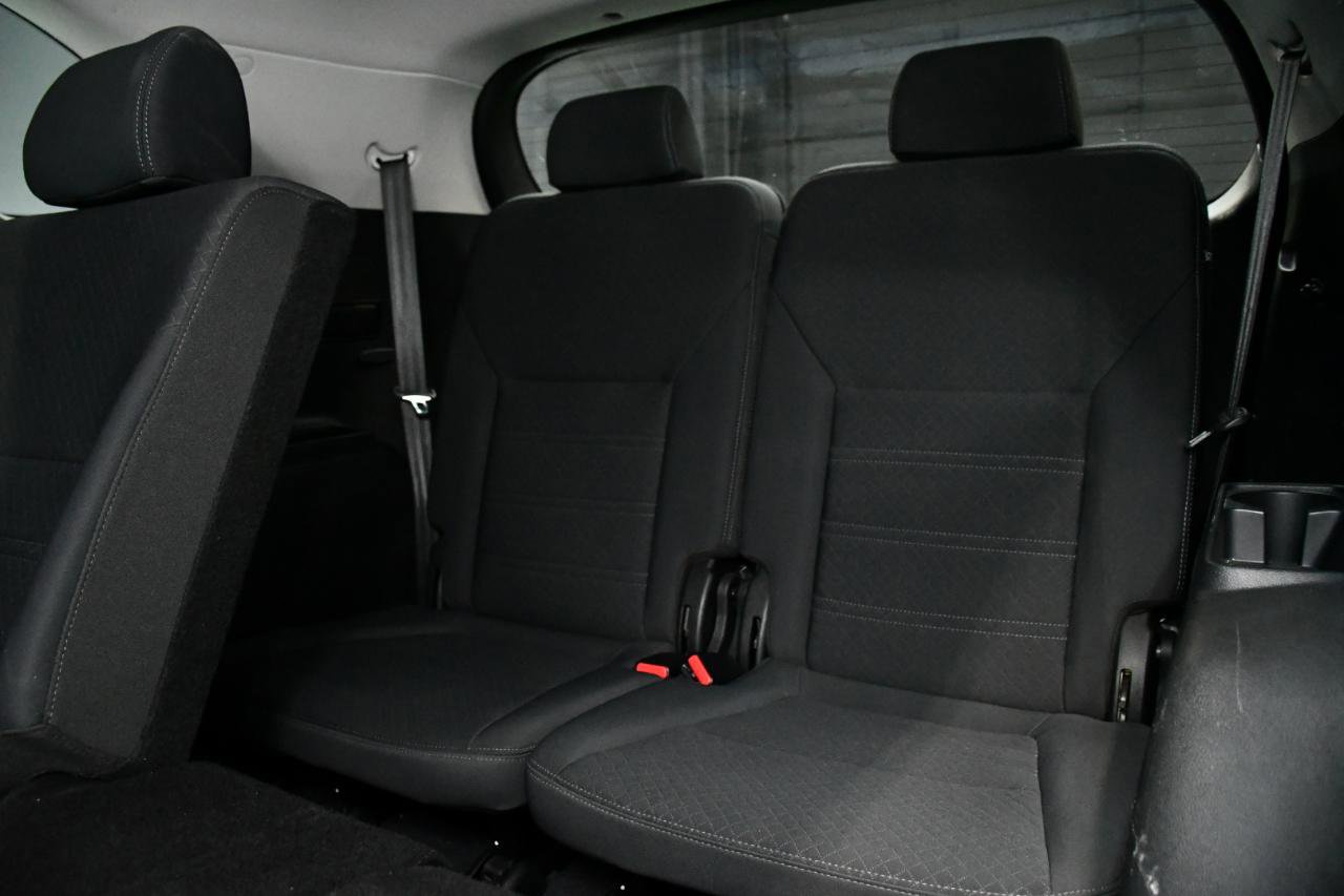 Used 2019 Kia Sorento LX image 32