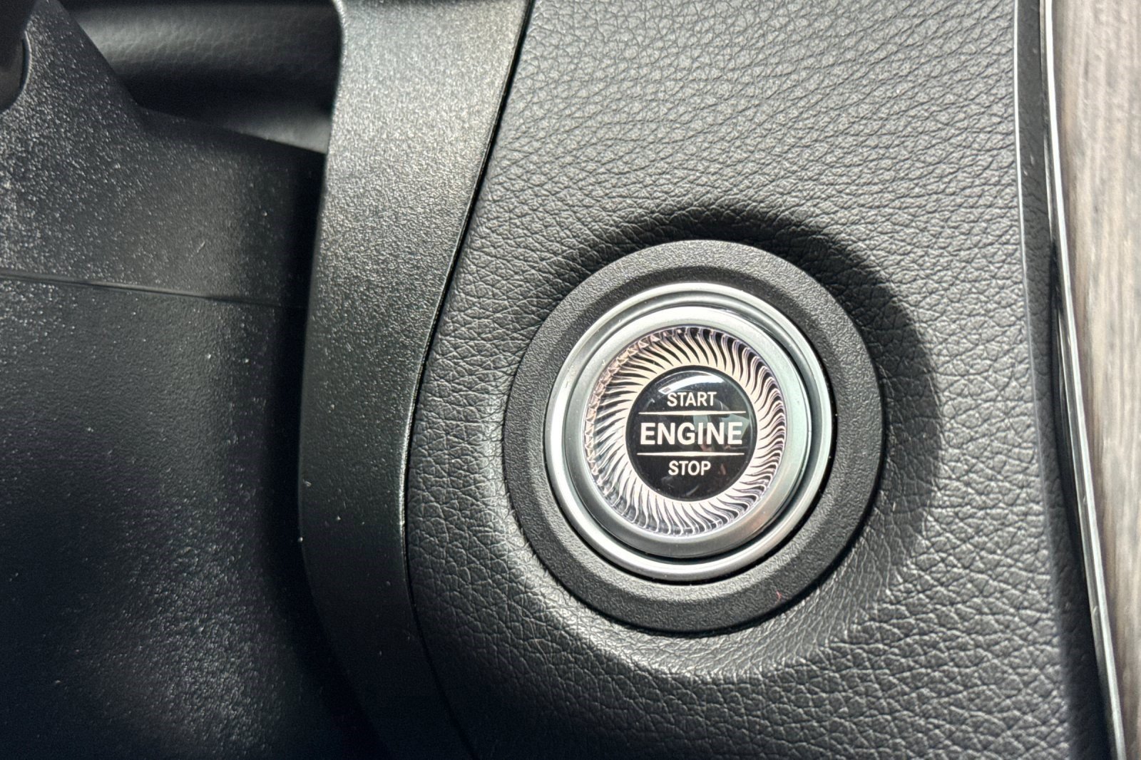 Used 2021 Mercedes-Benz GLC 300 4MATIC image 36