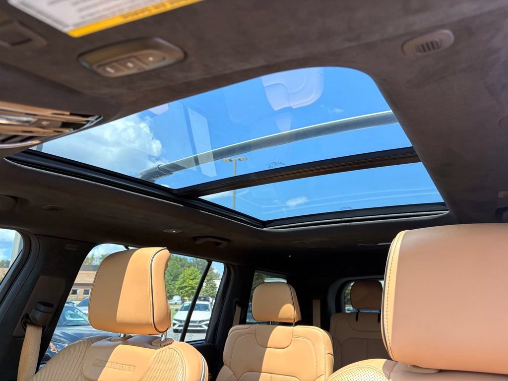 Used 2023 Jeep Grand Cherokee L Summit AWD/4WD image 26
