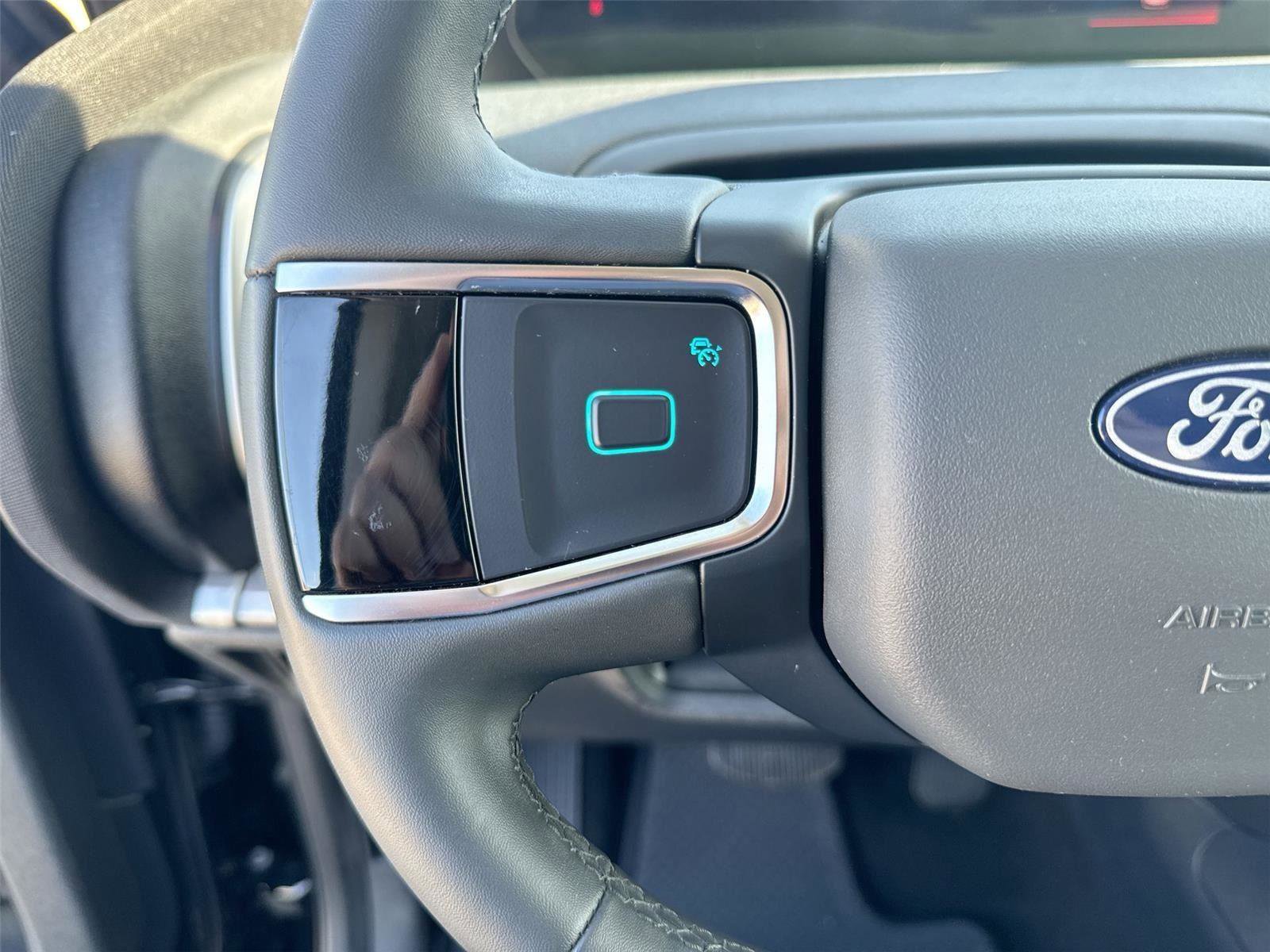 Certified 2025 Ford Expedition Active image 28