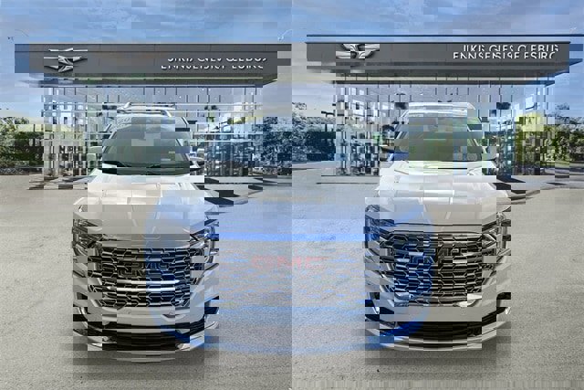 Used 2023 GMC Terrain Denali w/ Denali Premium Package image 2