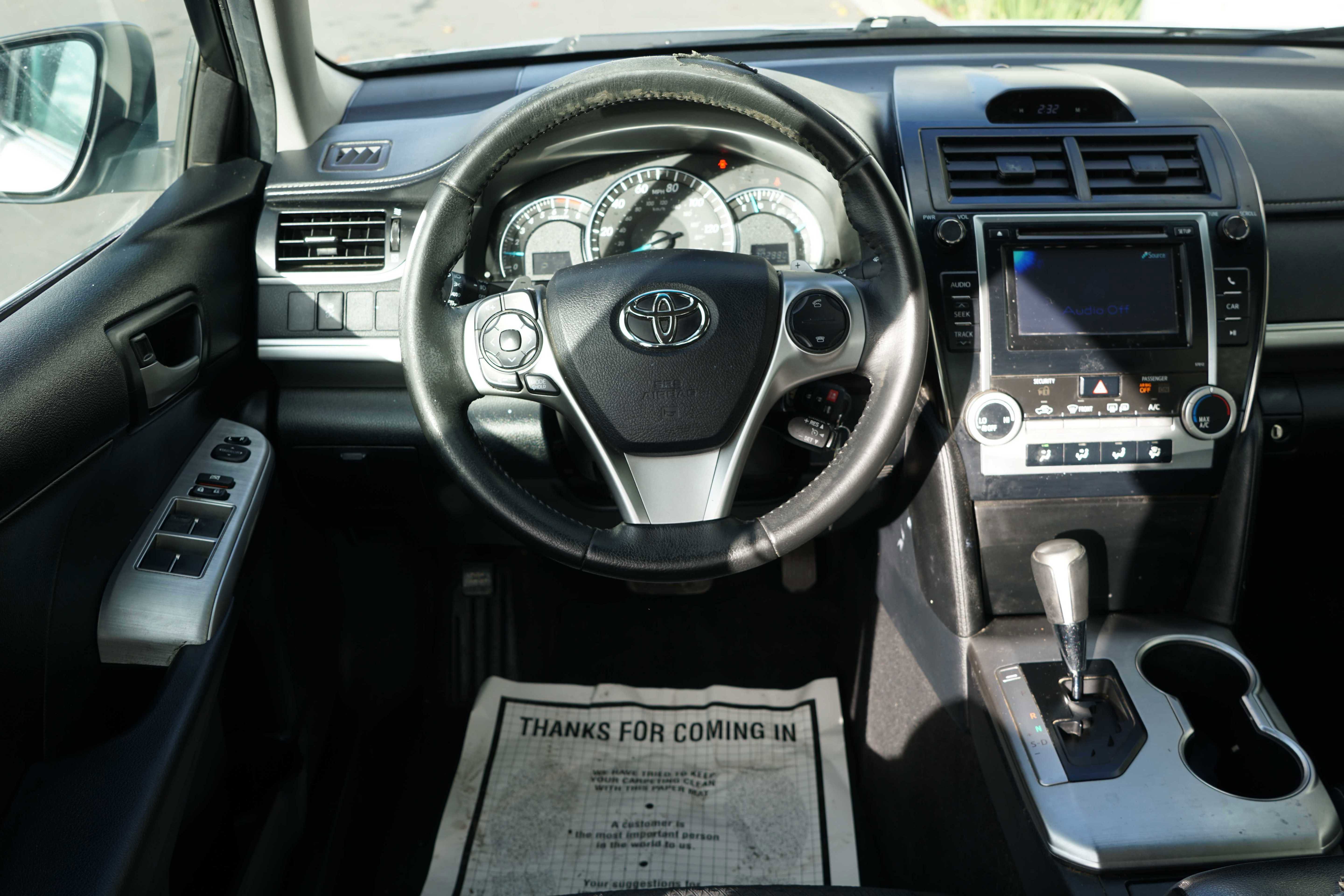 Used 2014 Toyota Camry SE image 39