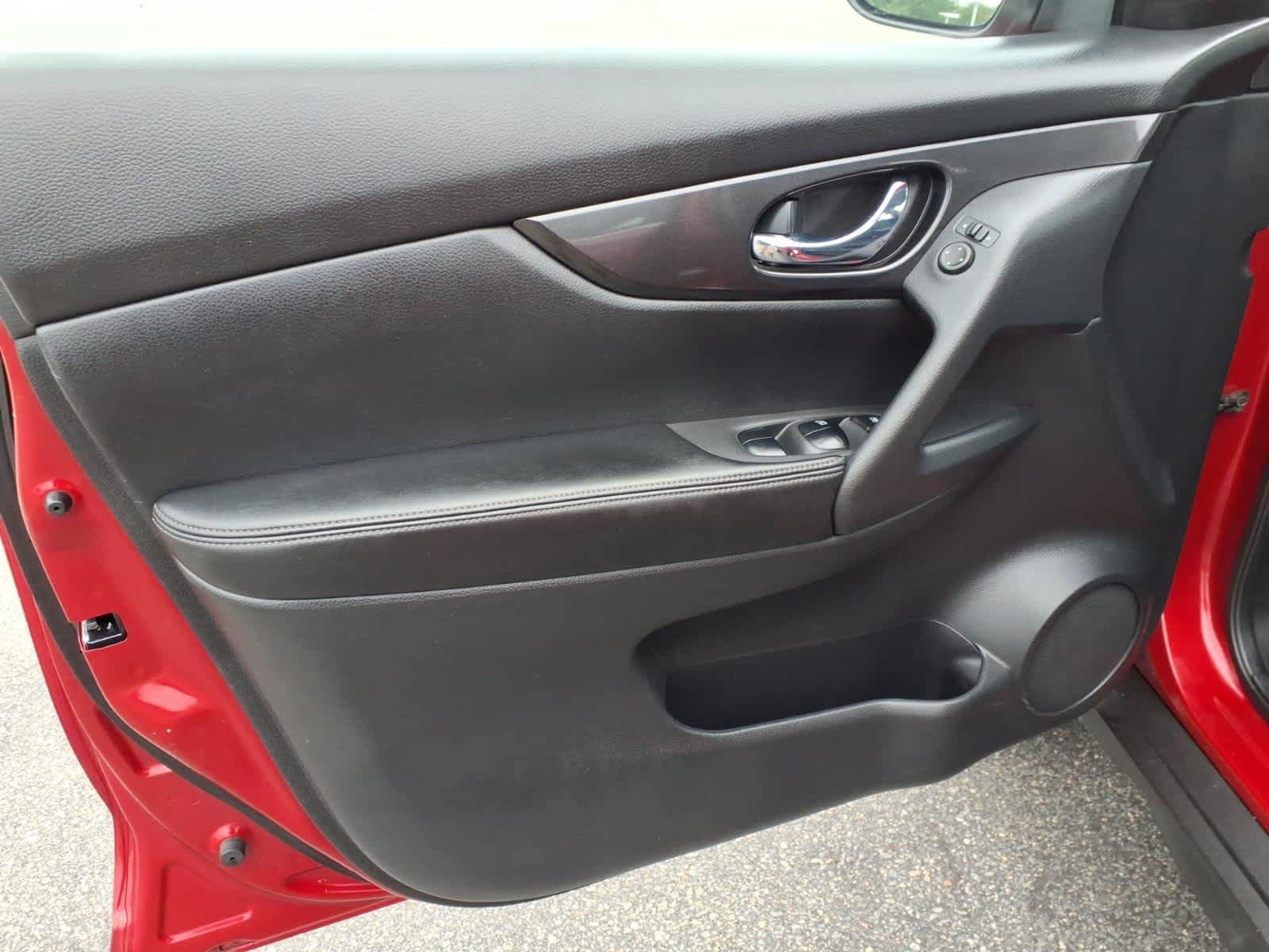 Used 2017 Nissan Rogue S FWD image 10
