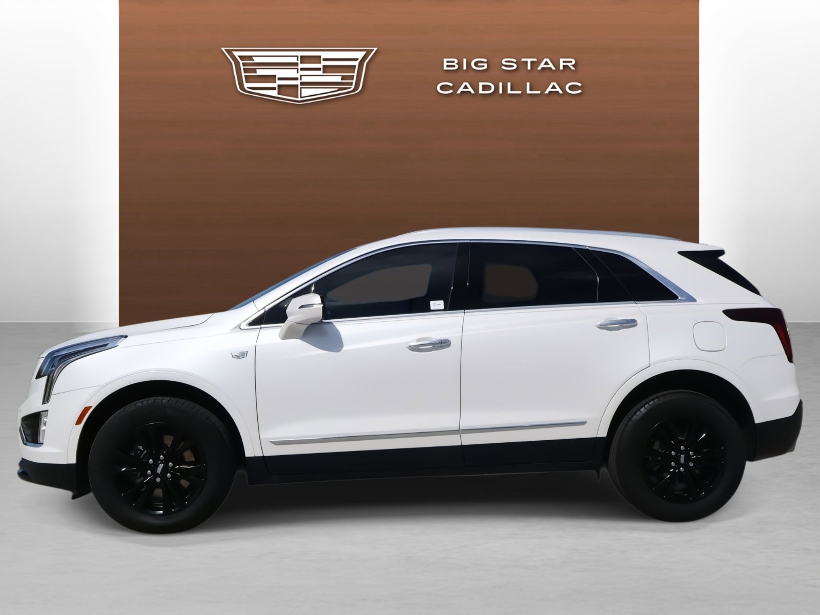 Used 2025 Cadillac XT5 Luxury w/ LPO, Floor Liner Package image 2