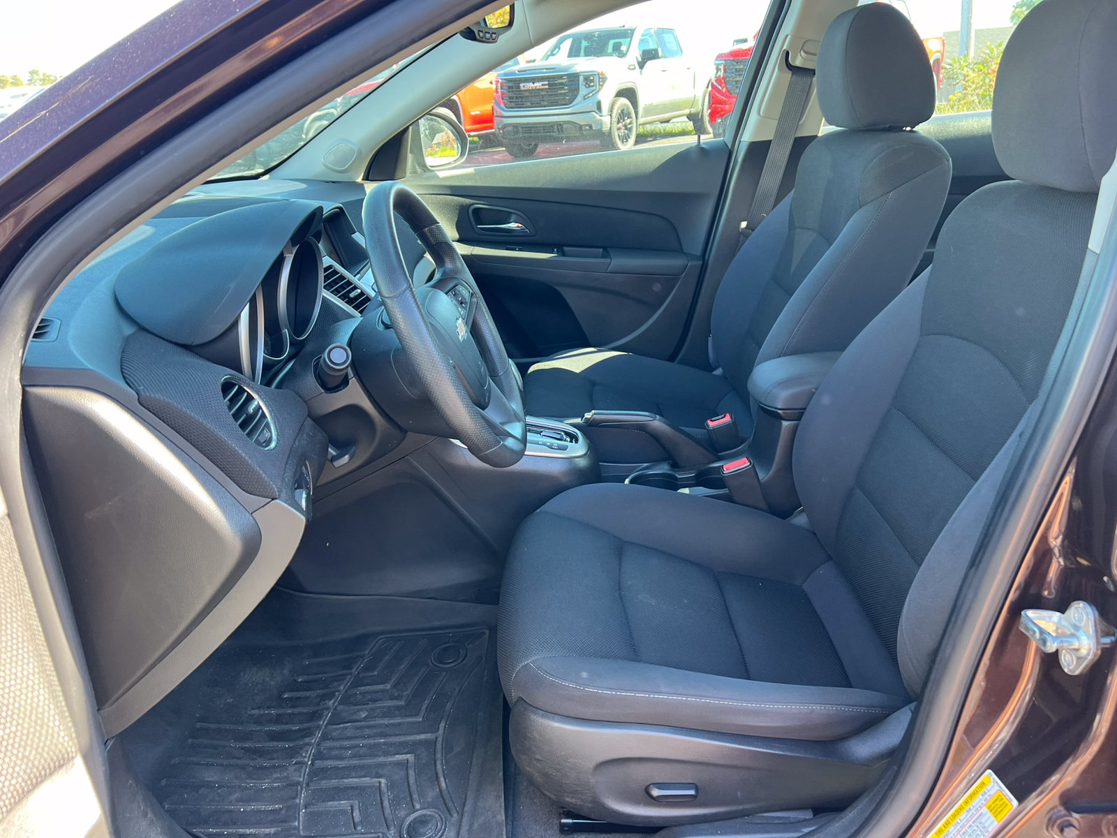 Used 2015 Chevrolet Cruze LT w/ Sun And Sound Package FWD image 3