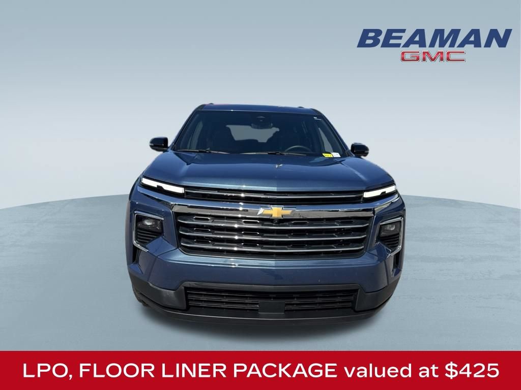 Used 2026 Chevrolet Traverse LT w/ Driver Confidence Package FWD image 2