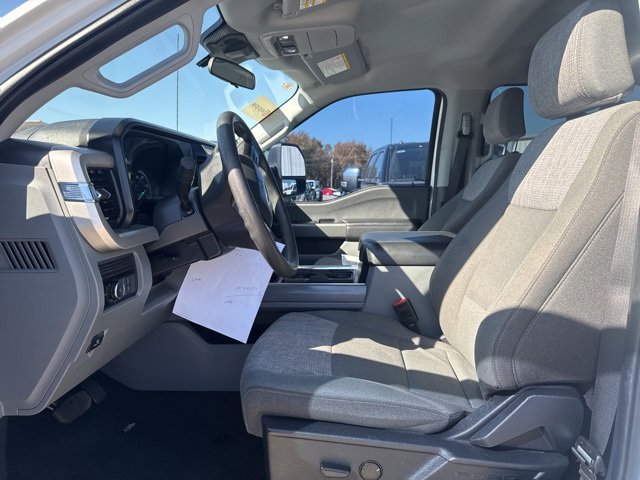 Used 2025 Ford F250 XLT w/ FX4 Off-Road Package image 2