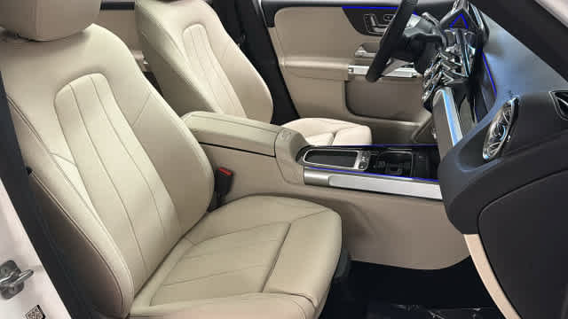 New 2026 Mercedes-Benz GLB 250 4MATIC image 38