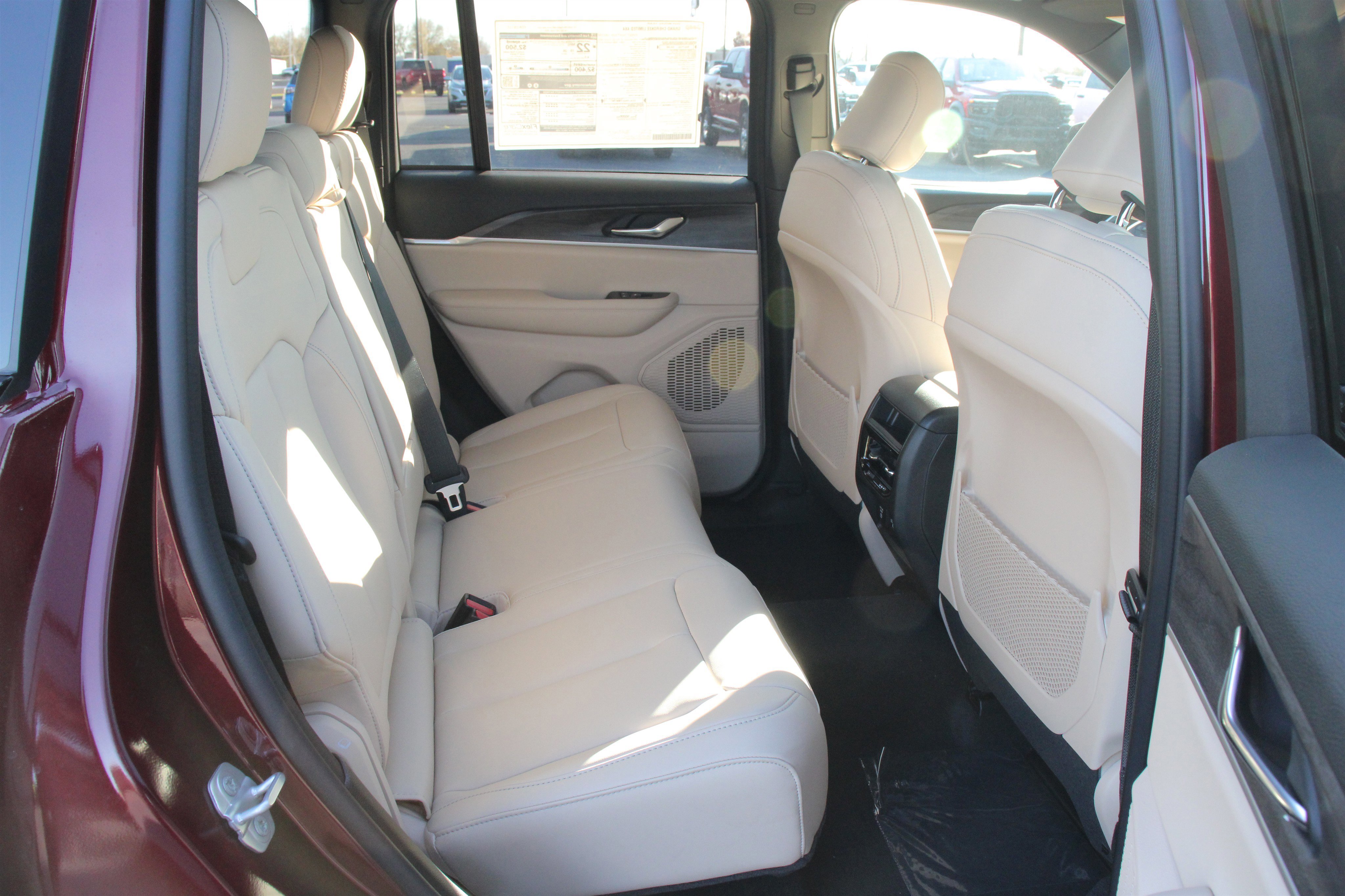 New 2025 Jeep Grand Cherokee Limited w/ Black Appearance Package image 28