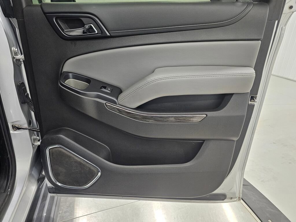 Used 2015 Chevrolet Suburban LT AWD/4WD image 33