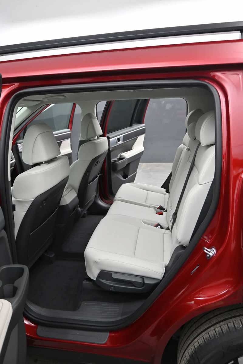 New 2026 Hyundai Santa Fe SEL FWD image 15