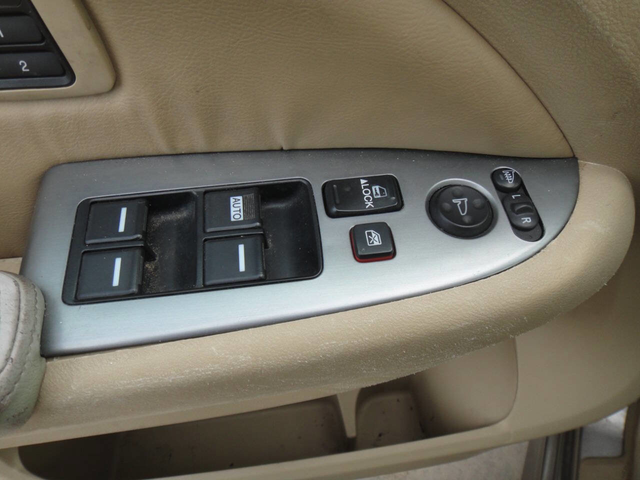 Used 2010 Honda Odyssey Touring image 32