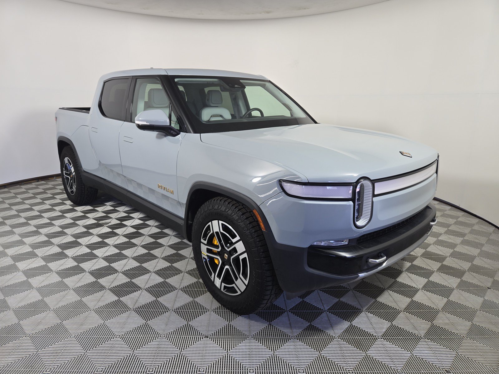 Used 2023 Rivian R1T Adventure AWD/4WD image 7