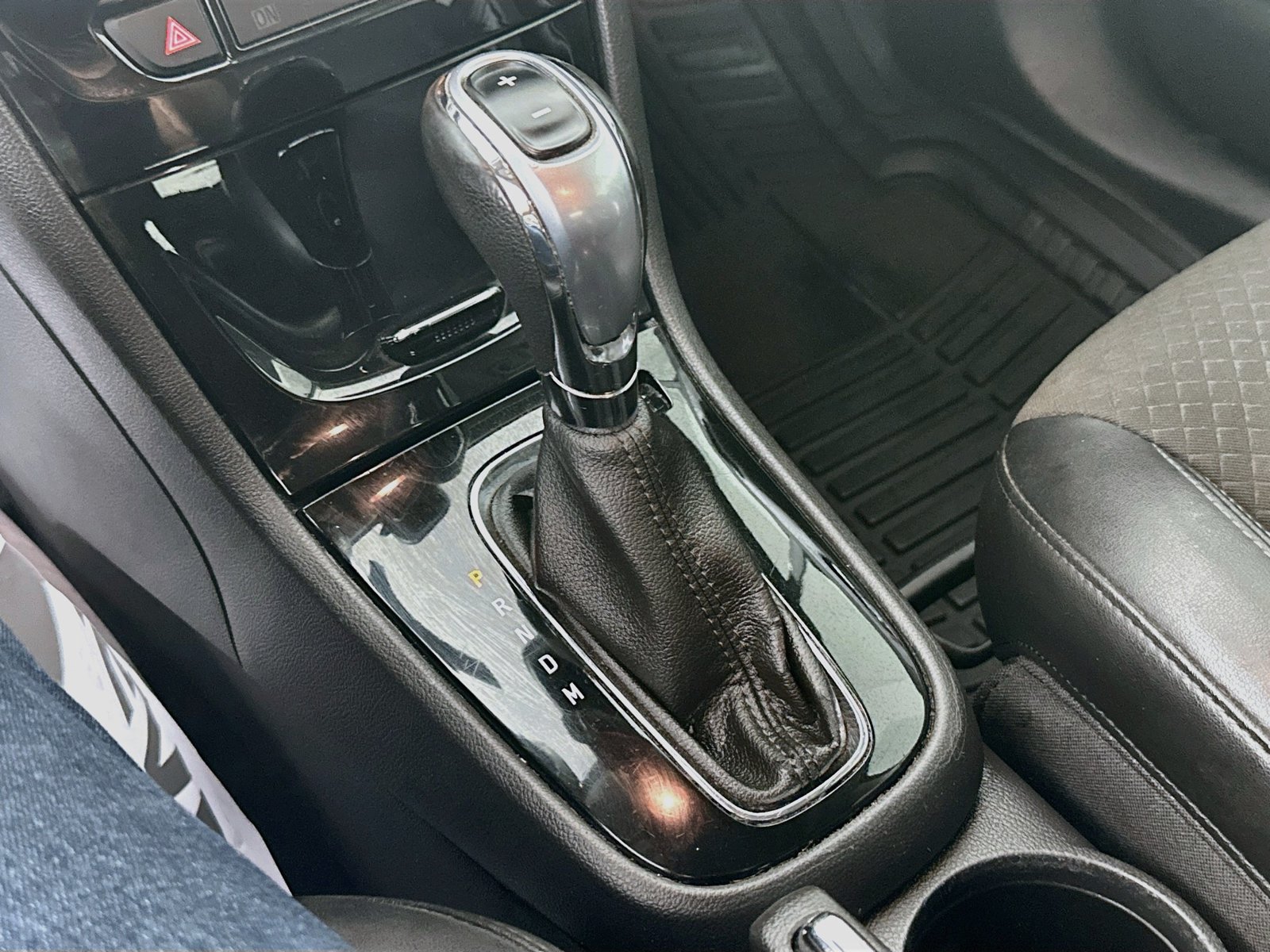 Used 2019 Buick Encore Preferred w/ Safety Package FWD image 17