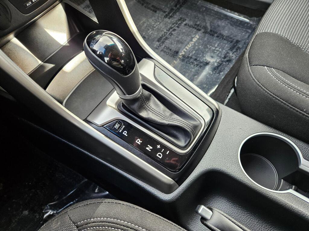 Used 2017 Hyundai Elantra GT image 23