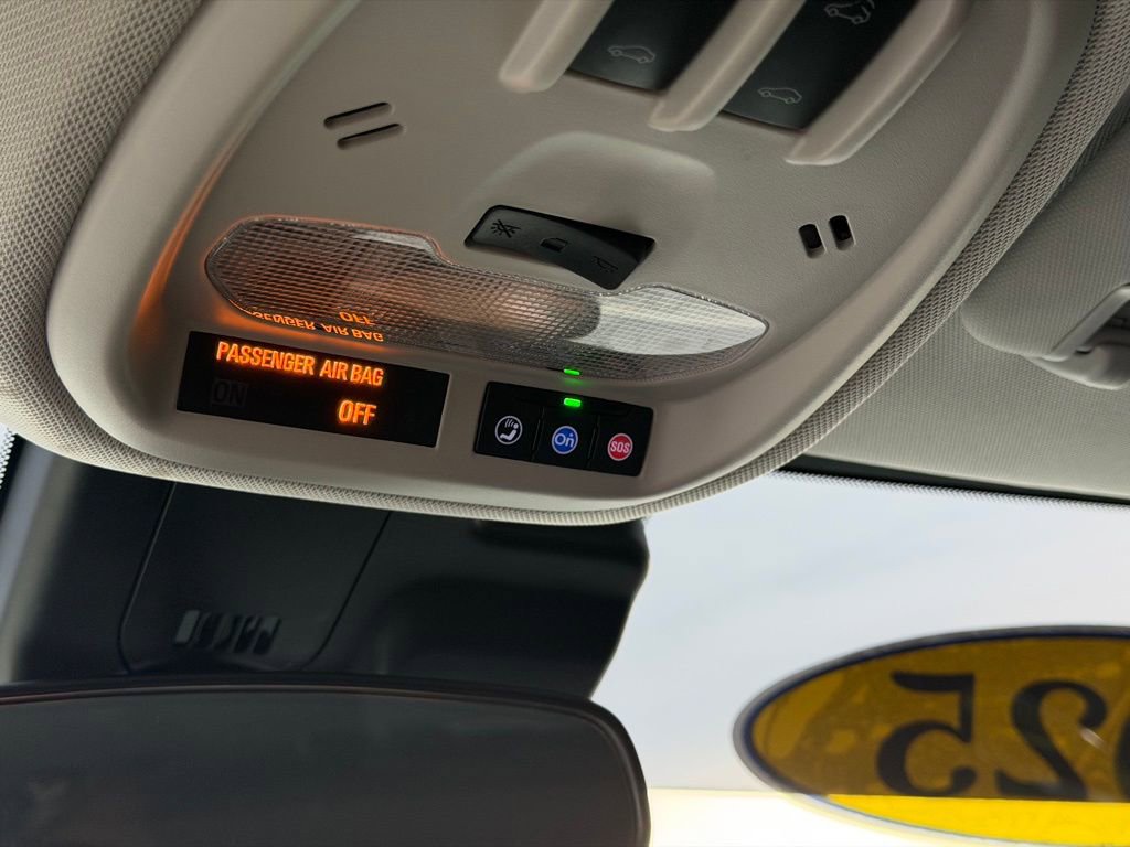 Used 2025 Chevrolet Trax ACTIV w/ Sunroof Package image 37