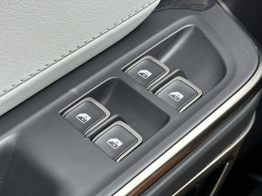 Used 2023 Rivian R1S Adventure AWD/4WD image 40