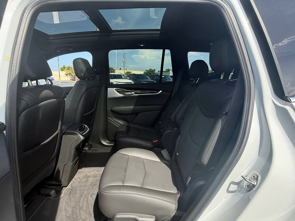 Used 2024 Cadillac XT6 Premium Luxury AWD/4WD image 12