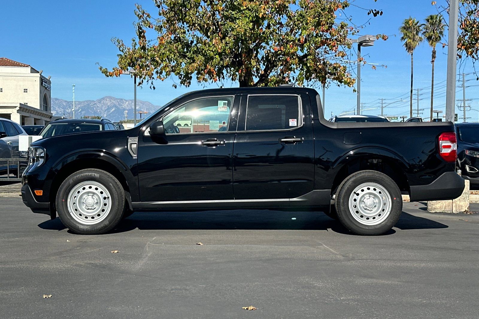 New 2025 Ford Maverick XL image 7