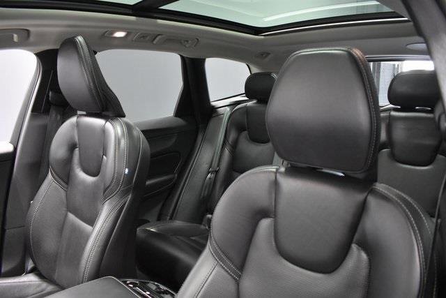 Used 2022 Volvo XC60 B5 Inscription w/ Climate Package image 17