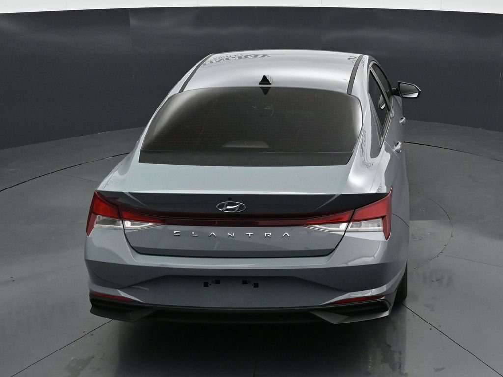 Used 2023 Hyundai Elantra SEL w/ Preferred Accessory Package FWD image 23