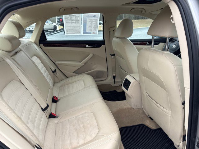 Used 2013 Volkswagen Passat TDI SEL Premium image 14