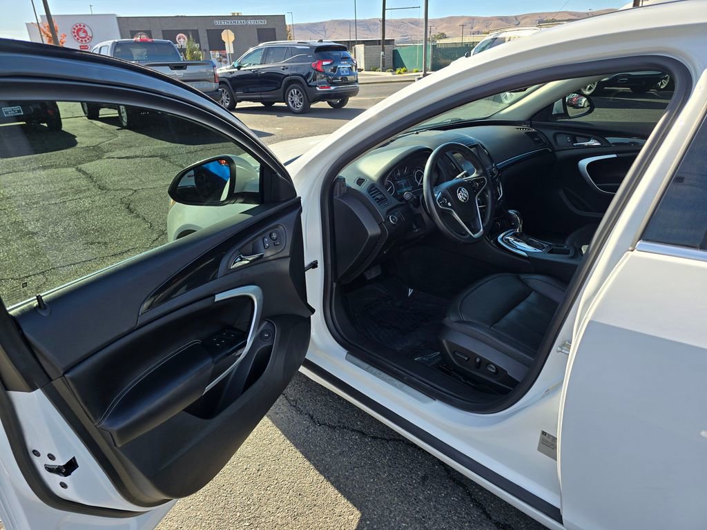 Used 2017 Buick Regal Sport Touring image 19