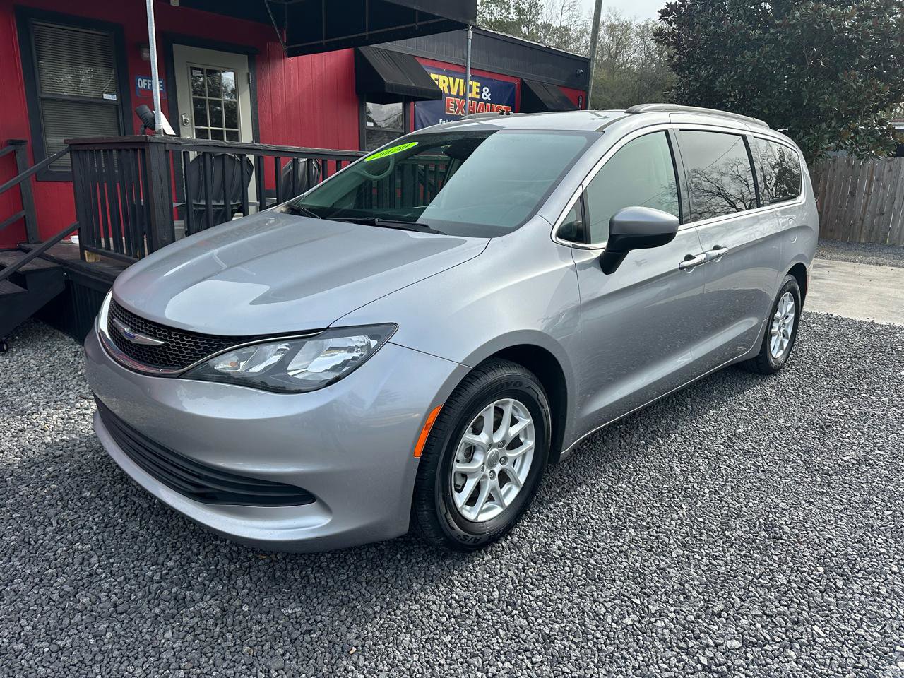 Used 2020 Chrysler Voyager Lxi FWD image 2