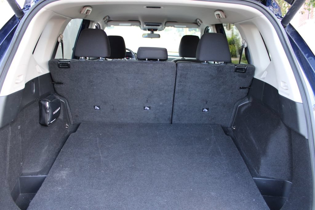 Used 2024 Nissan Rogue SV FWD image 30