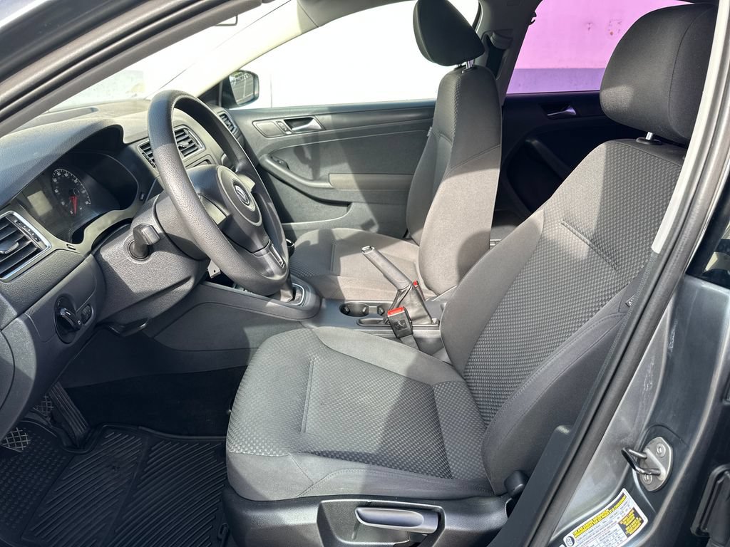 Used 2011 Volkswagen Jetta S FWD image 12