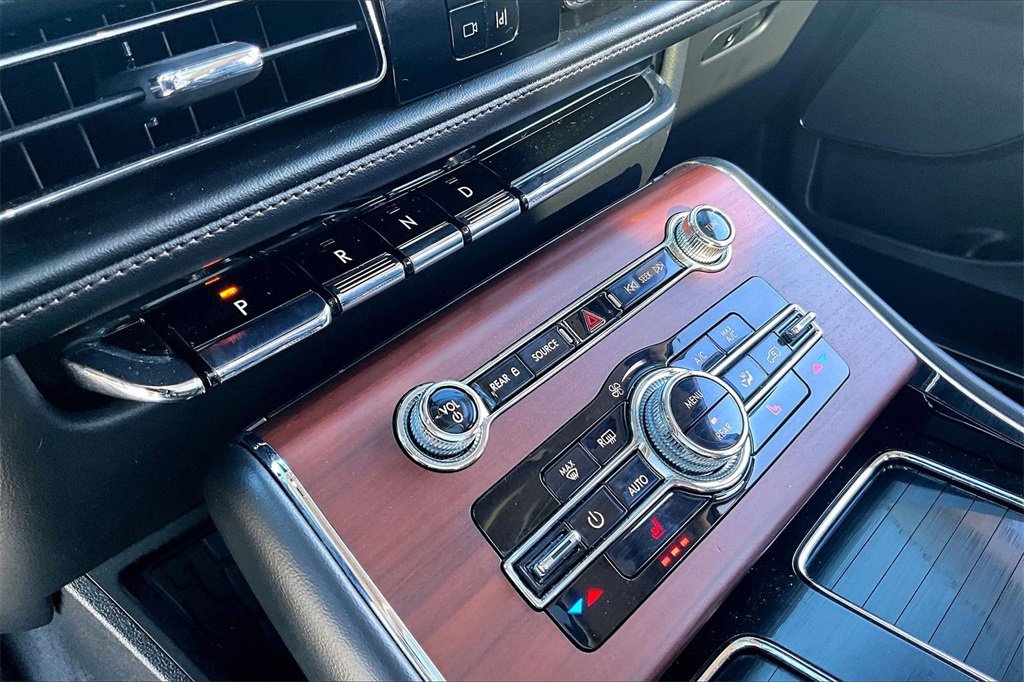 Used 2023 Lincoln Aviator Reserve image 13