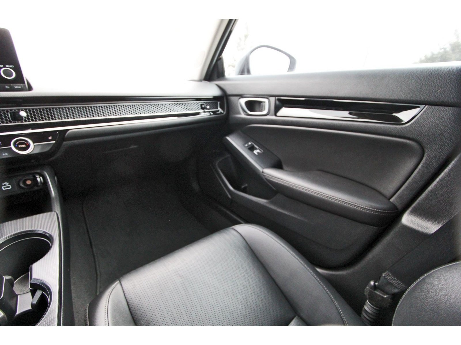 Used 2024 Honda Civic EX-L image 11