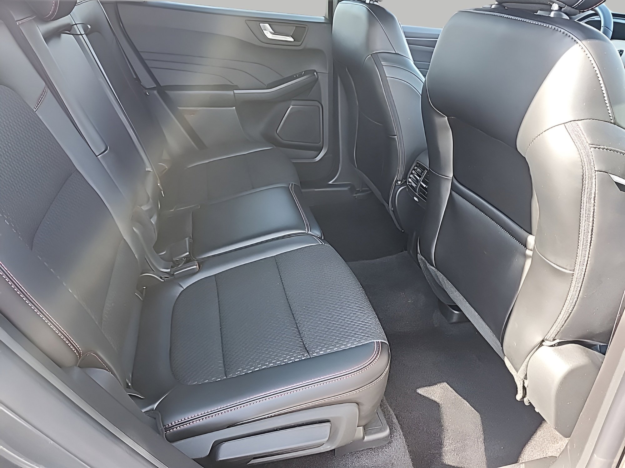 Certified 2025 Ford Escape ST-Line AWD/4WD image 7