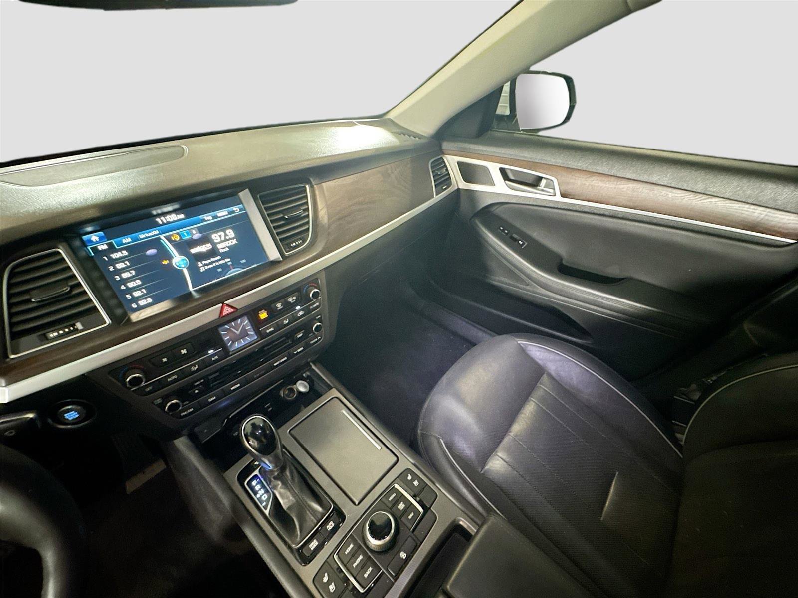 Used 2017 Genesis G80 3.8 w/ Option Group 03 image 8