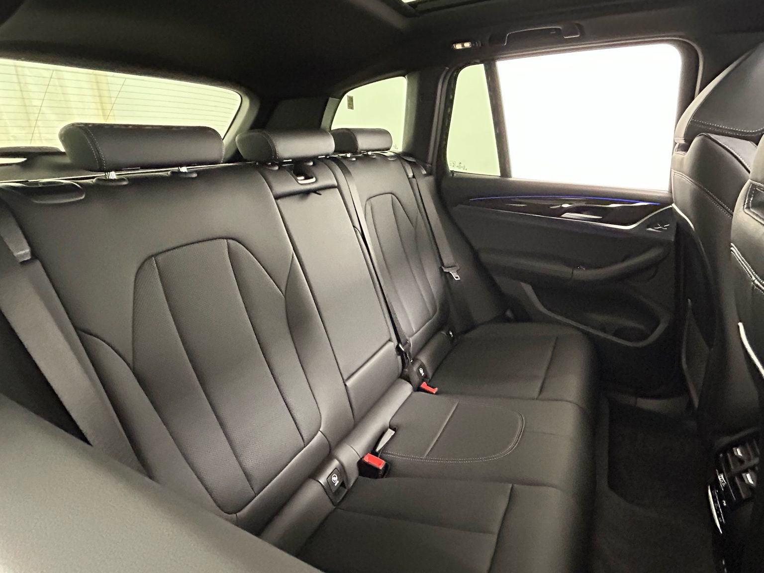 Used 2022 BMW X3 xDrive30i w/ Convenience Package w/ZPA AWD/4WD image 39