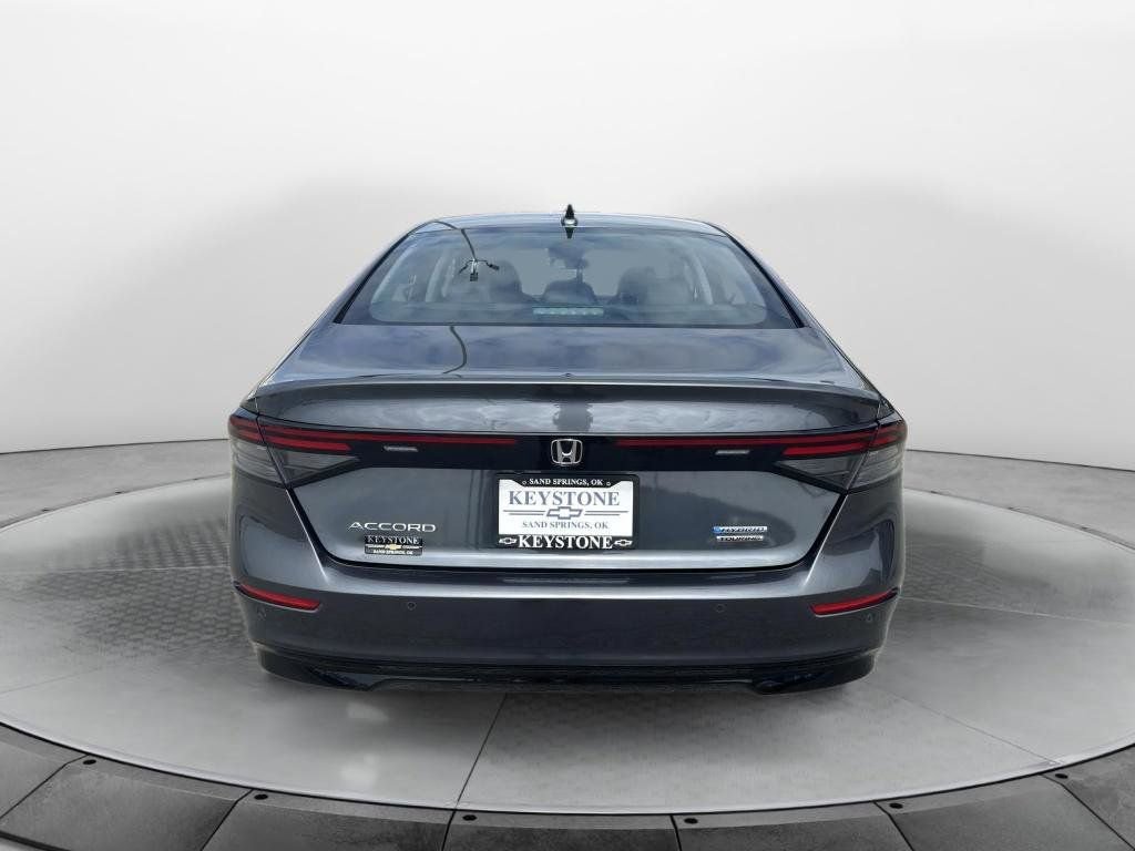 Used 2024 Honda Accord Touring image 3