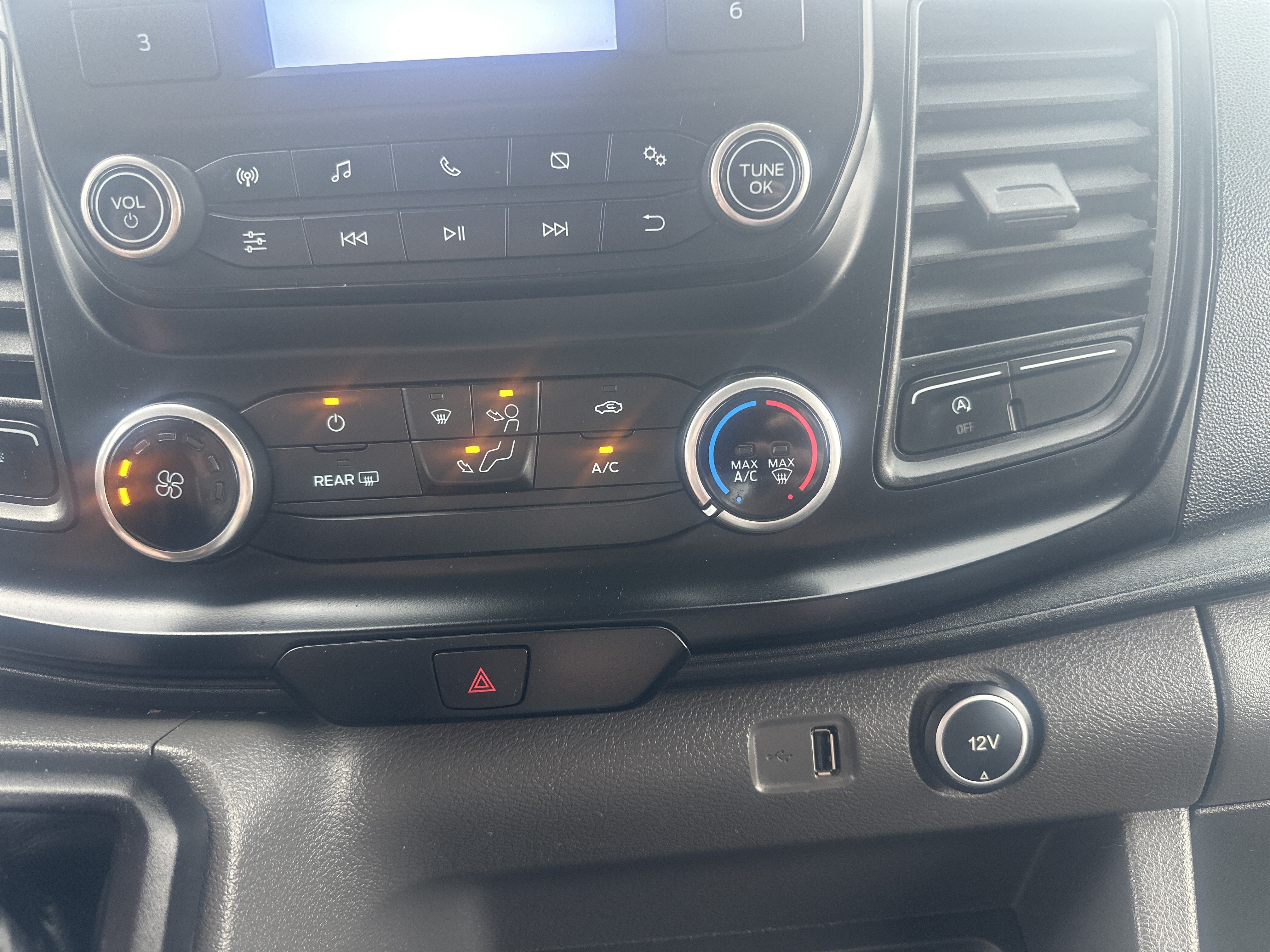 Used 2020 Ford Transit 350 Low Roof AWD image 15