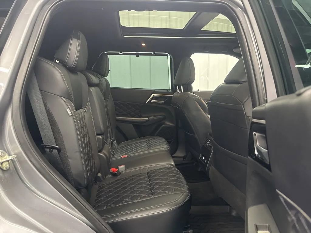Used 2023 Mitsubishi Outlander SEL Black Edition AWD/4WD image 25
