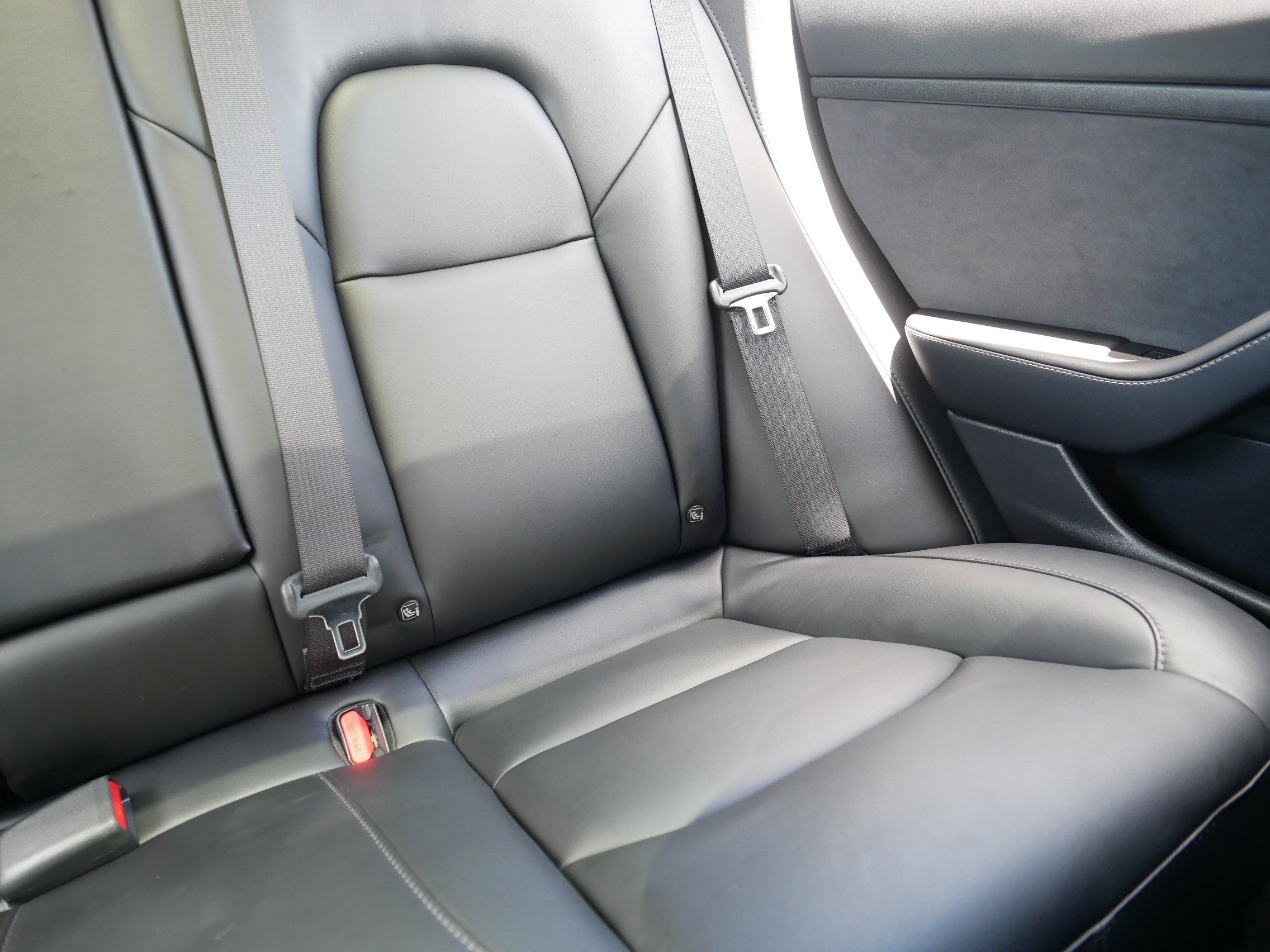 Used 2020 Tesla Model 3 Standard Range RWD image 14