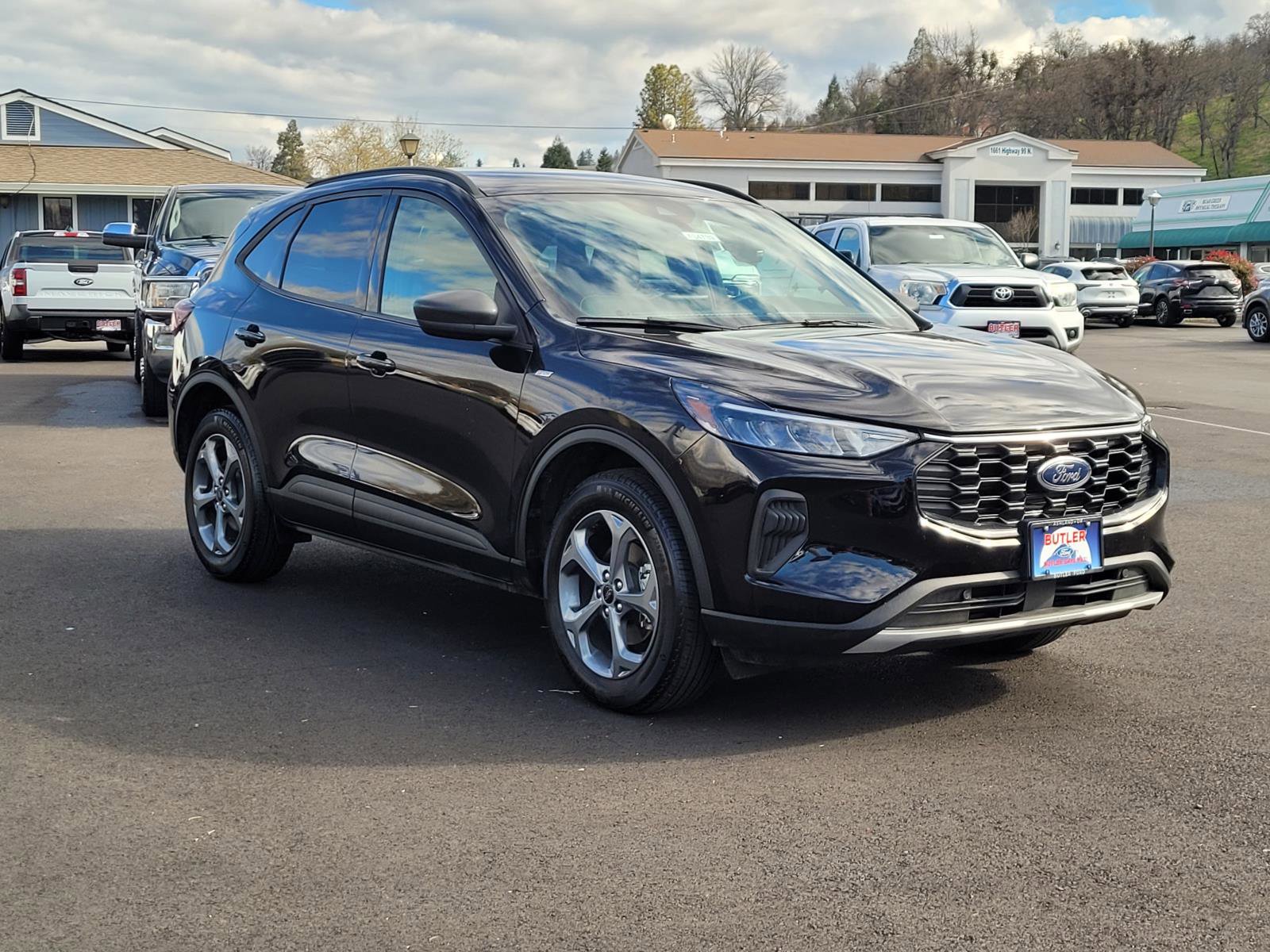 Used 2025 Ford Escape ST-Line AWD/4WD image 3