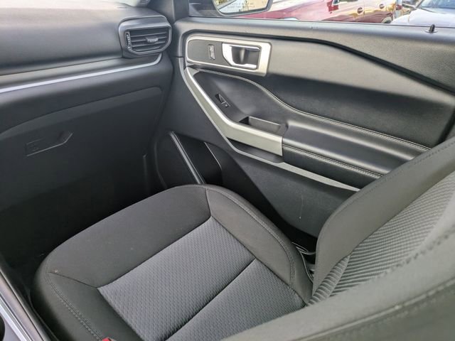 Used 2022 Ford Explorer XLT image 14