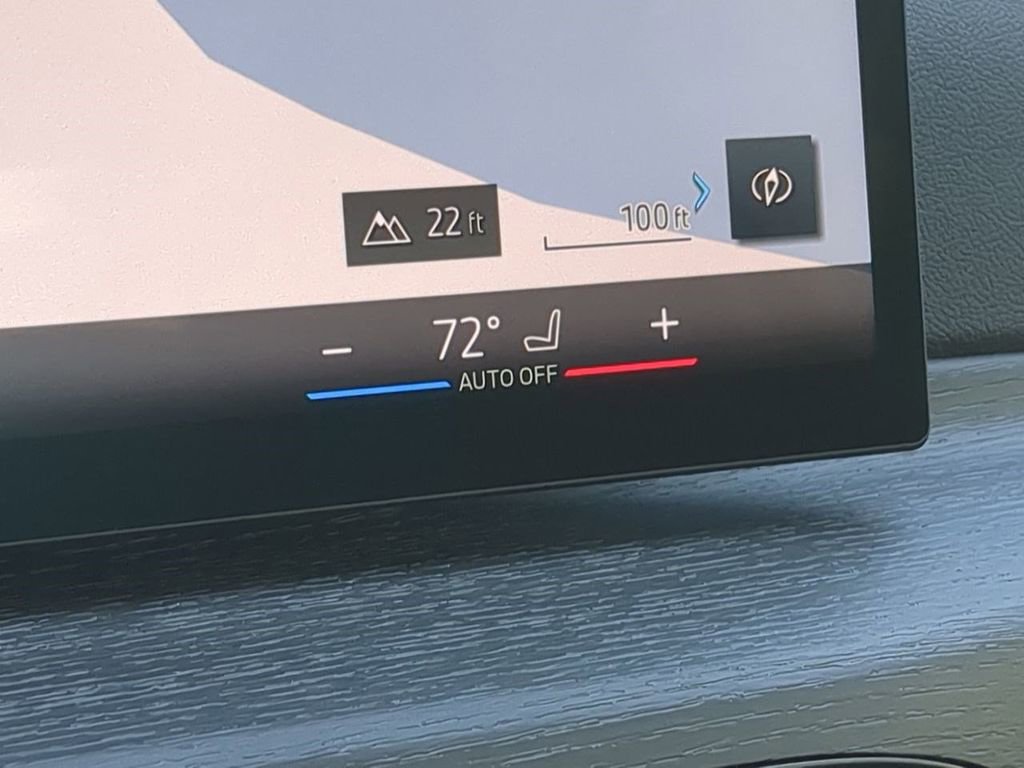 New 2026 BMW 330i Sedan w/ Convenience Package image 22