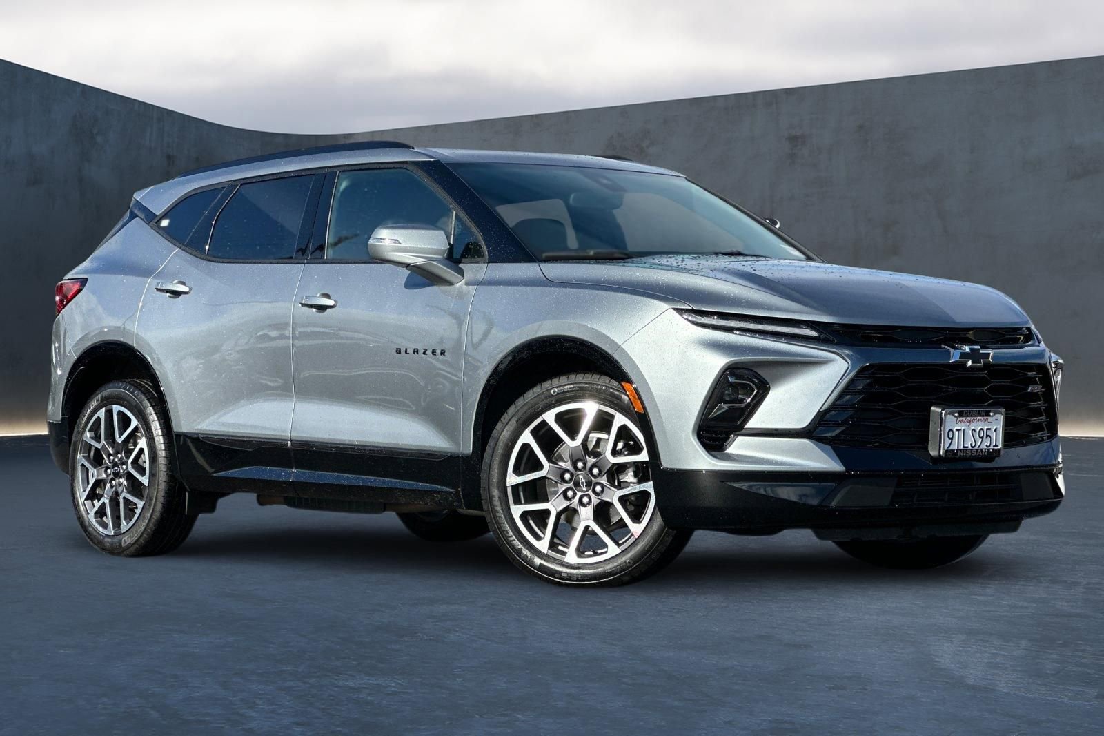 Used 2025 Chevrolet Blazer RS image 2