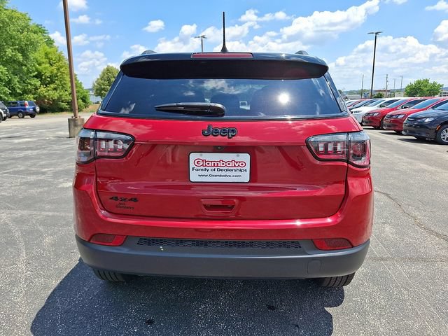 Certified 2023 Jeep Compass Latitude w/ Sun and Sound Group AWD/4WD image 9