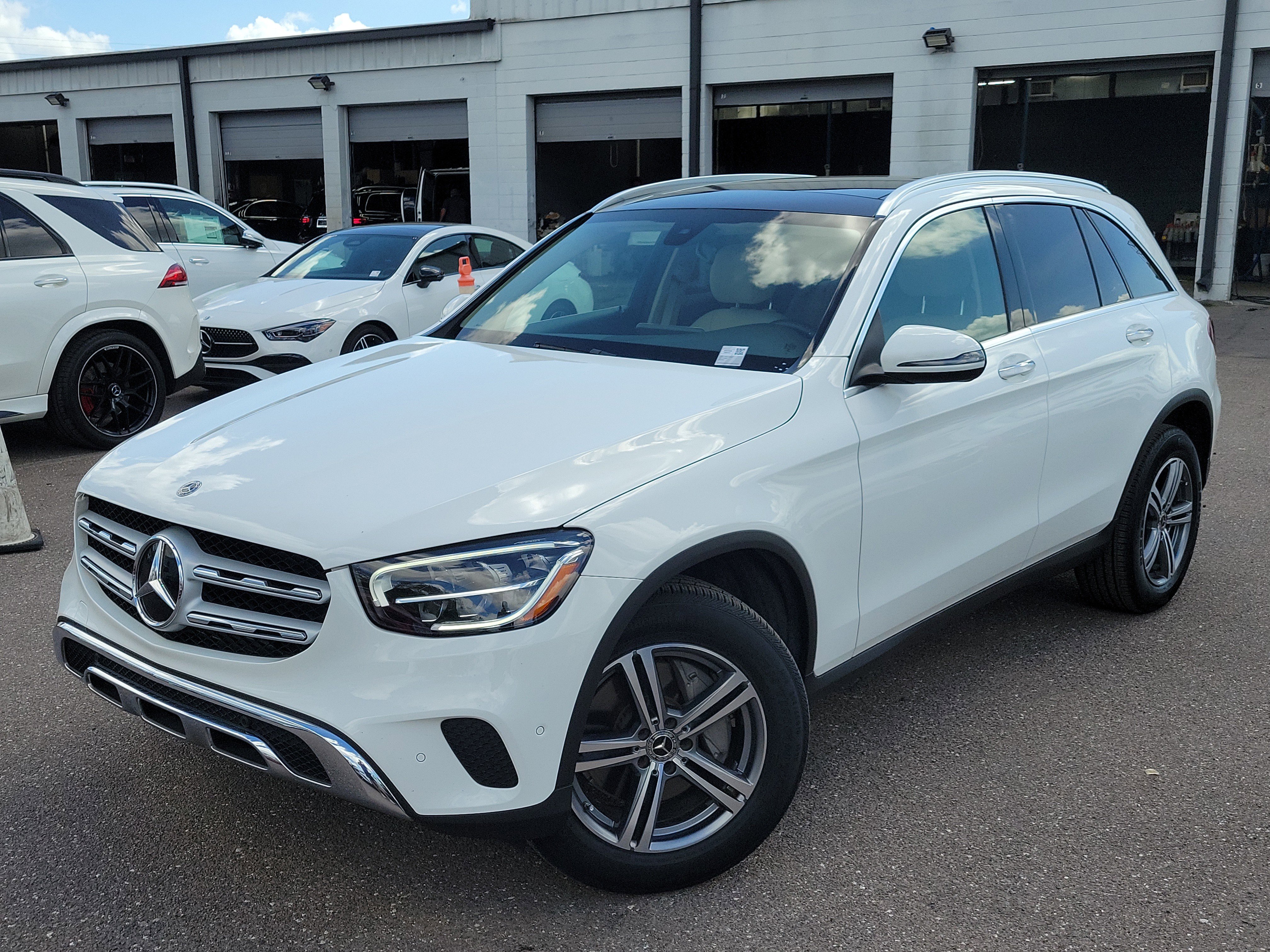 Certified 2021 Mercedes-Benz GLC 300 image 1