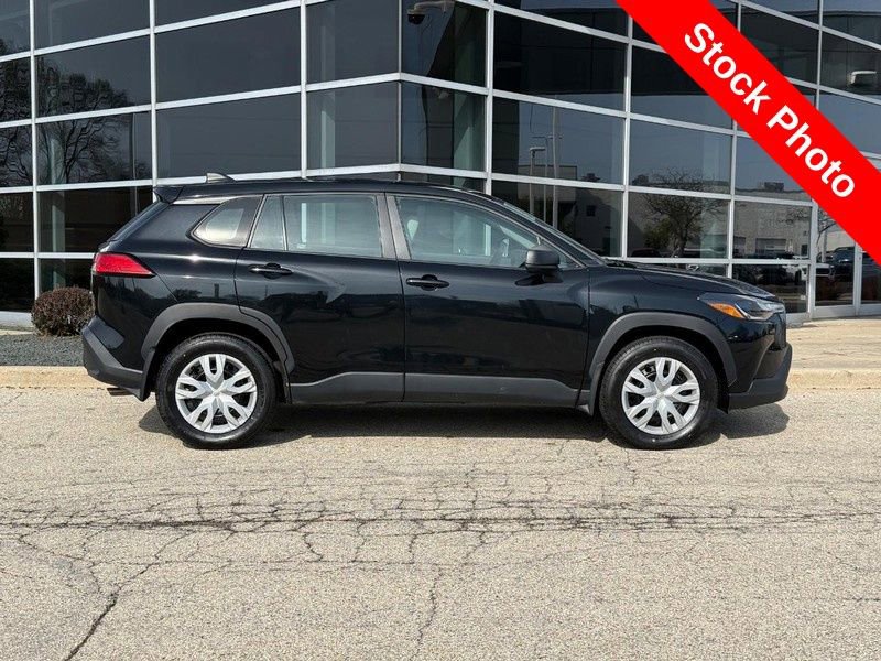 Used 2023 Toyota Corolla Cross L AWD/4WD image 2