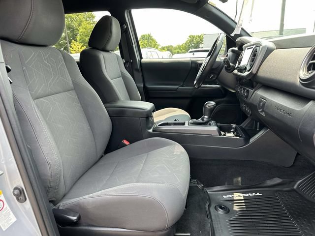 Used 2018 Toyota Tacoma TRD Sport AWD/4WD image 9