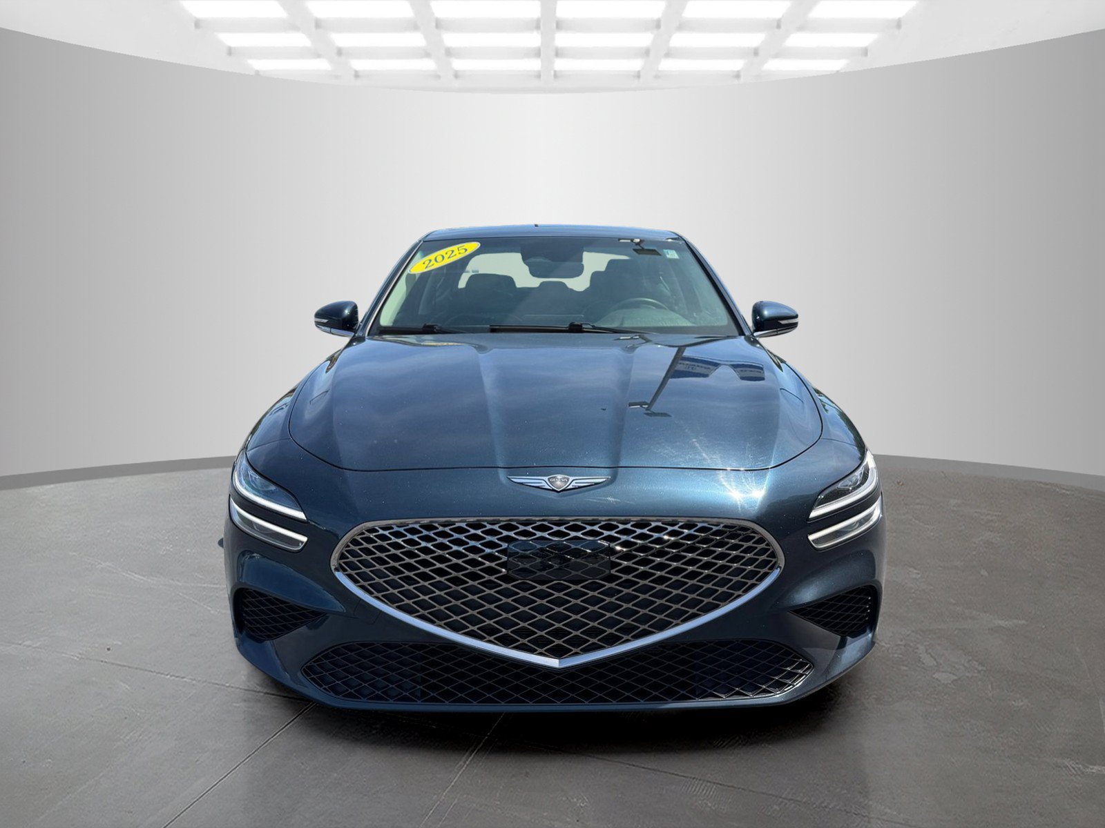 Used 2025 Genesis G70 2.5T RWD image 2