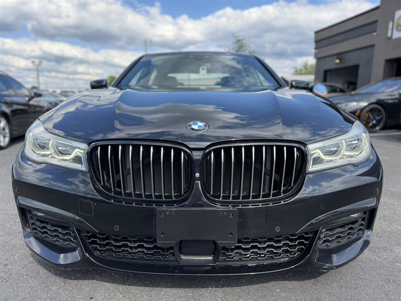 Used 2018 BMW 750i RWD image 8