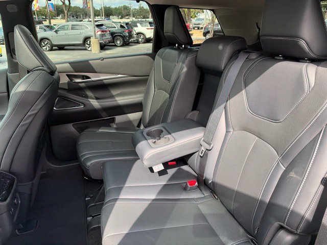 Used 2023 INFINITI QX60 Luxe w/ Performance Audio Package FWD image 17
